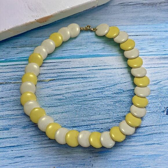 90s Retro Yellow & White Disc Necklace - Vintage Choker Style - Picture 5 of 5